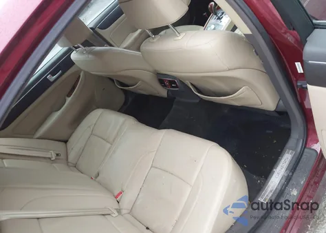 2013 Hyundai Genesis 3.8 z USA, uszkodzony, nr VIN KMHGC4DD2DU221040